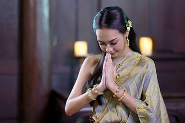 woman-traditional-thai-dress.jpg